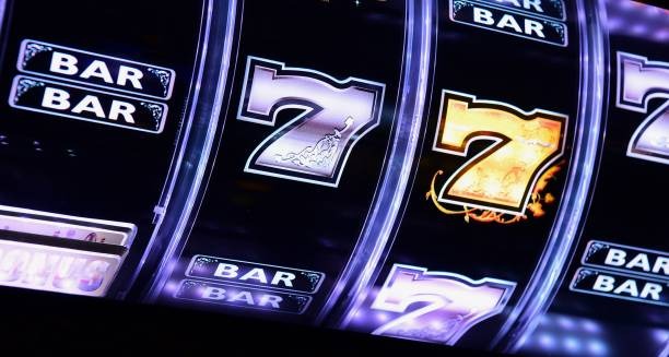 slot mahjong mobile app interface showing sportsbook markets and live dealer options