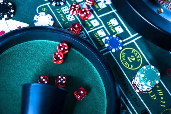 Lightning Roulette betting interface on slot mahjong mobile app showing multiplier display